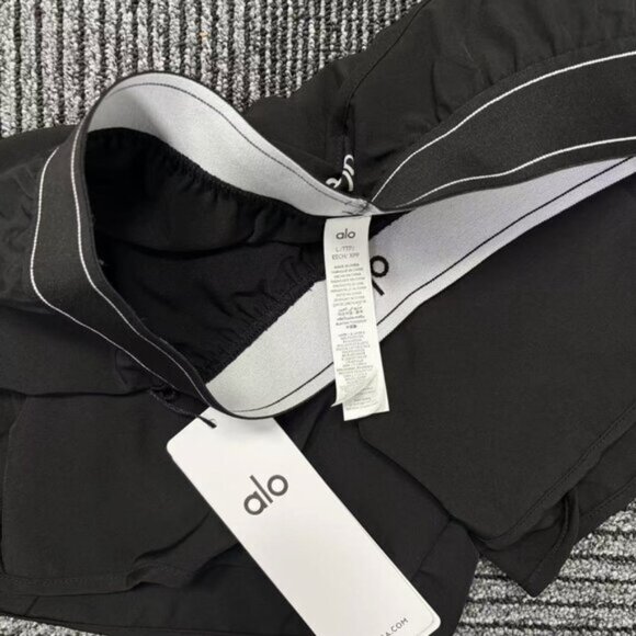 Black Arlo Yoga Match Point Shorts (Size S)💝💝 - Picture 4 of 5